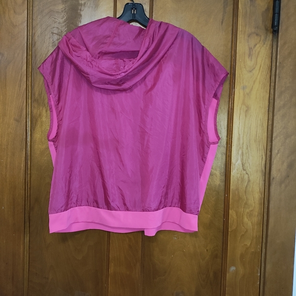 Athletic Set - Picture 3 of 16